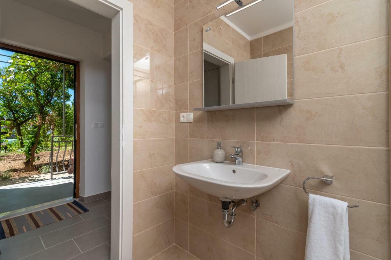 Ferienwohnung Kiwi Trogir Exterior foto